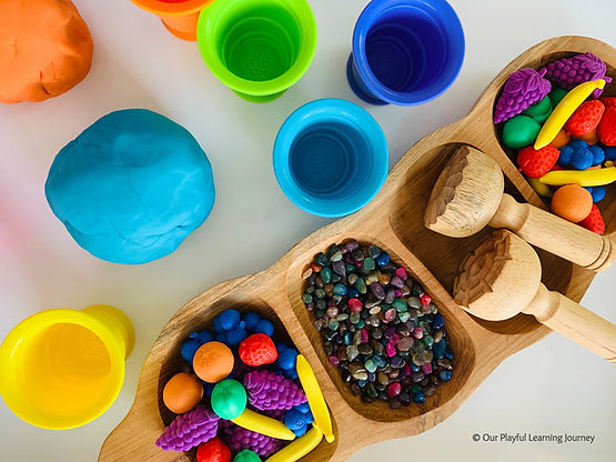 Playdough and loose parts tray for play 