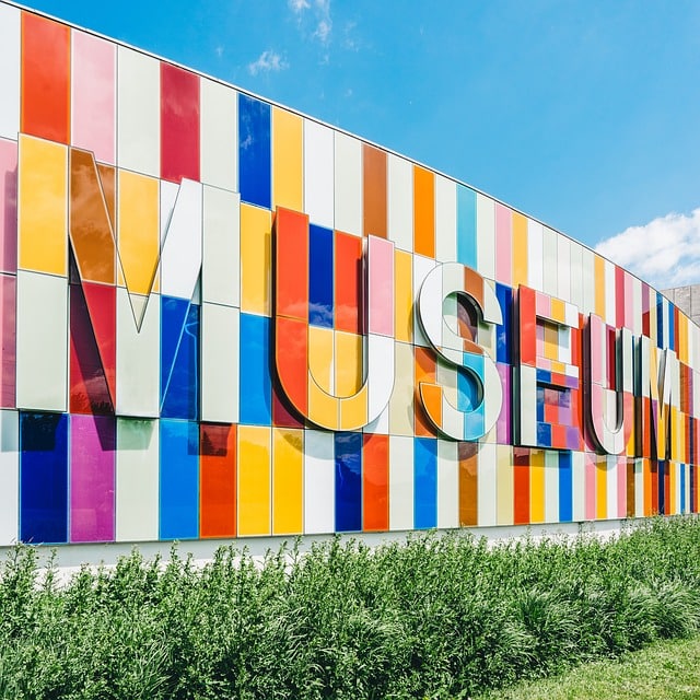 Free summer activities for kids - visit a museum
